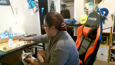 Snapshot of bigolemini chatting on December 2, 2025, 12:10 pm the Mini mami online show from December 2, 2025, 12:10 pm