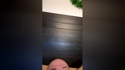 bigred2026 online show from April 1, 2026, 3:29 am