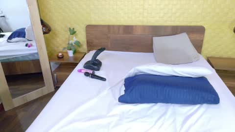 bigroundbooty_ online show from April 7, 2026, 8:31 pm