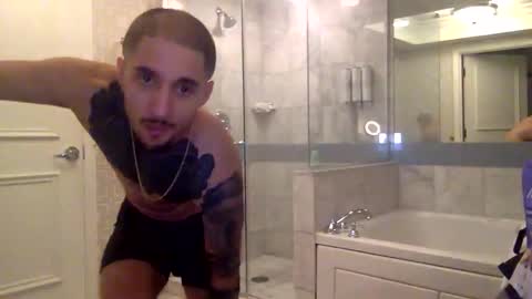 hitmanhector online show from November 27, 2025, 11:40 pm