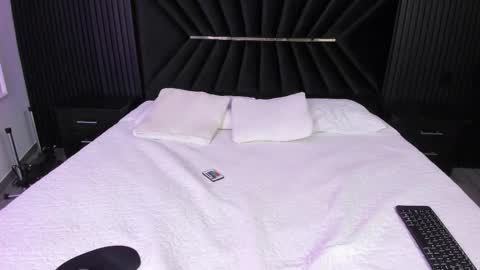 Zayra online show from September 13, 2025, 11:10 am