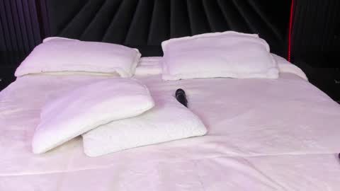 Zayra online show from September 19, 2025, 8:05 am