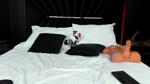 Zayra online show from December 21, 2025, 8:54 am