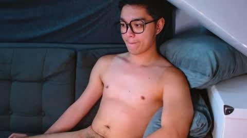 Snapshot of bigshowforyouxx chatting on July 3, 2026, 10:49 pm Jay online show from July 3, 2026, 10:49 pm