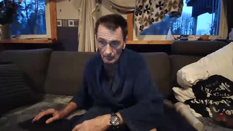 bigswe1 online show from December 31, 2024, 2:36 pm