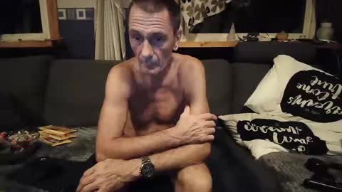 bigswe1 online show from January 8, 2025, 1:32 am