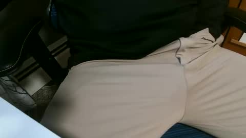 Snapshot of bigsword4her chatting on December 2, 2025, 6:14 pm bigsword4her online show from December 2, 2025, 6:14 pm