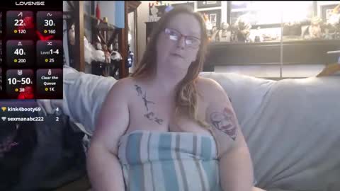 Snapshot of bigtitsgirl9991 chatting on January 8, 2025, 5:16 am Kim online show from January 8, 2025, 5:16 am