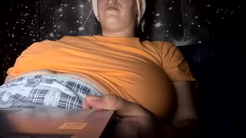 bigtitslala online show from December 1, 2025, 7:52 pm