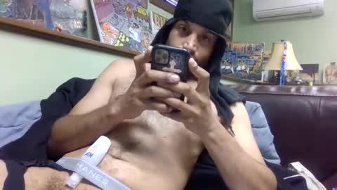 Snapshot of bigwalkdog12 chatting on June 3, 2026, 10:37 pm Floppyphallus online show from June 3, 2026, 10:37 pm