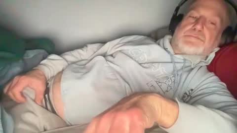 Bigwebone online show from February 14, 2026, 6:32 am