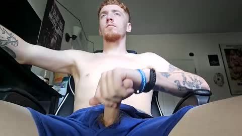 Snapshot of bigwhited2115 chatting on October 22, 2025, 9:14 pm Onlyfans redheadedwhitedick online show from October 22, 2025, 9:14 pm