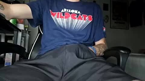 Snapshot of bigwhited2115 chatting on November 10, 2025, 5:39 am Onlyfans redheadedwhitedick online show from November 10, 2025, 5:39 am