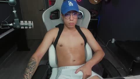 bigxboy96 online show from February 9, 2025, 2:07 pm