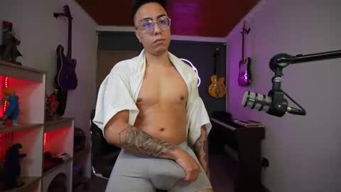 bigxboy96 online show from November 4, 2025, 2:21 am