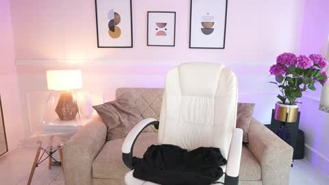 billiebrownn online show from October 17, 2025, 7:16 pm