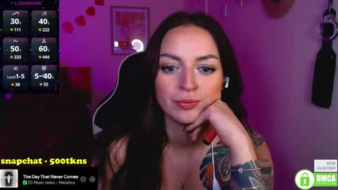 Snapshot of billiexxox chatting on December 11, 2024, 7:36 pm Billie online show from December 11, 2024, 7:36 pm