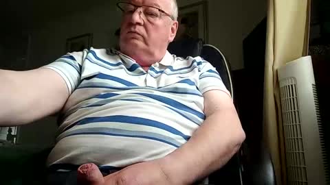 billlllllyb online show from April 21, 2026, 10:10 am