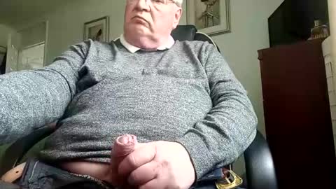 Snapshot of billlllllyb chatting on May 17, 2026, 10:44 am billlllllyb online show from May 17, 2026, 10:44 am