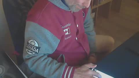 Snapshot of biparislove chatting on January 16, 2025, 7:10 pm BigDick online show from January 16, 2025, 7:10 pm