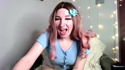 birdie_kiss online show from March 2, 2026, 6:04 pm