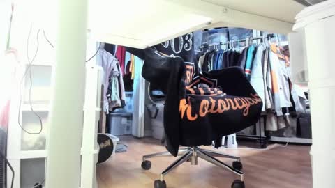 bisexualjay online show from October 3, 2025, 2:58 pm