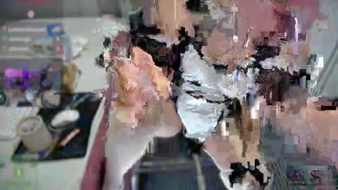 bisex woman online show from November 7, 2025, 9:04 pm