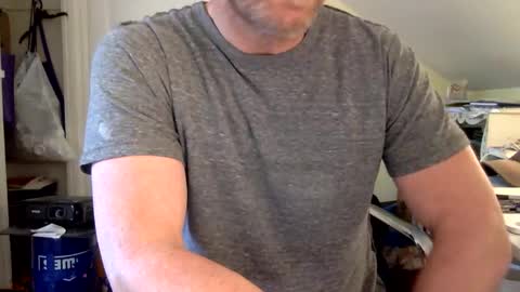 Snapshot of bisonbar chatting on March 28, 2026, 5:12 pm BisonBar online show from March 28, 2026, 5:12 pm
