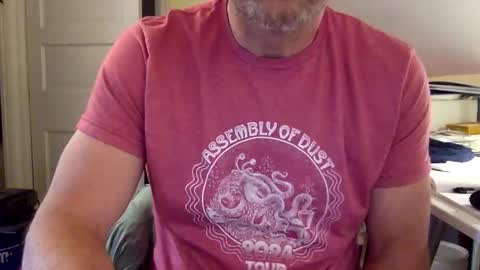 Snapshot of bisonbar chatting on April 30, 2026, 3:07 pm BisonBar online show from April 30, 2026, 3:07 pm