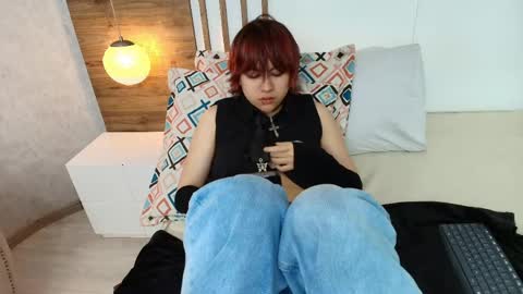 Snapshot of bj_olivine chatting on June 1, 2026, 8:32 pm Bj Olivine online show from June 1, 2026, 8:32 pm