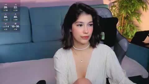 Julia online show from October 5, 2025, 9:34 pm