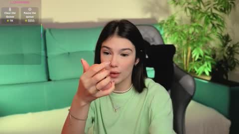 Julia online show from October 23, 2025, 6:13 am