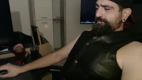 black_beard_slides online show from October 1, 2025, 11:44 pm