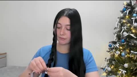 Snapshot of black_berry_bla_ck chatting on December 10, 2024, 10:49 am black_berry_bla_ck online show from December 10, 2024, 10:49 am