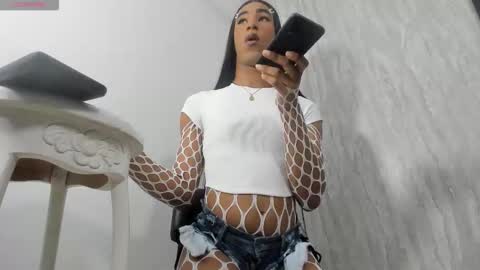 Snapshot of black_cami chatting on September 23, 2025, 6:38 am Cami online show from September 23, 2025, 6:38 am