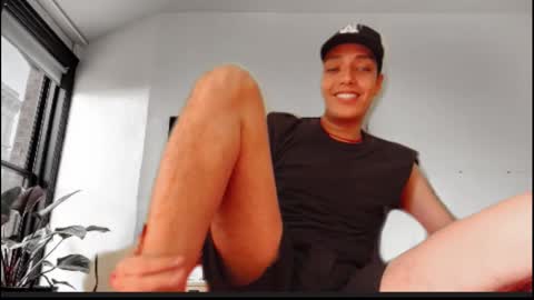 Snapshot of black_destrike chatting on December 3, 2024, 6:06 pm black_destrike online show from December 3, 2024, 6:06 pm