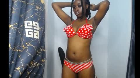 Snapshot of blackbeauty60 chatting on June 7, 2026, 6:33 pm lela online show from June 7, 2026, 6:33 pm