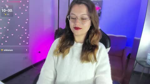 Sophie online show from November 22, 2025, 12:04 pm