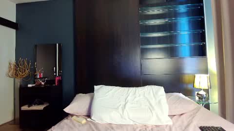 Snapshot of blackd0ll chatting on June 25, 2026, 6:07 am Angye online show from June 25, 2026, 6:07 am