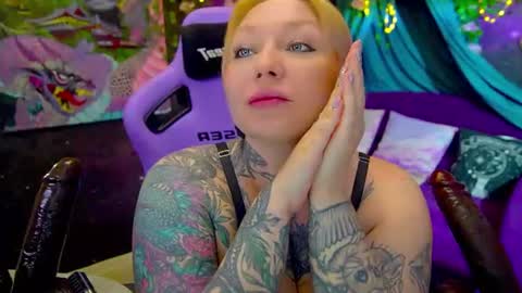 Snapshot of blackedbarbie chatting on July 29, 2026, 7:12 pm Alice online show from July 29, 2026, 7:12 pm