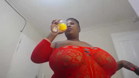 Snapshot of blackladyqx chatting on February 3, 2025, 7:10 pm blackladyqx online show from February 3, 2025, 7:10 pm