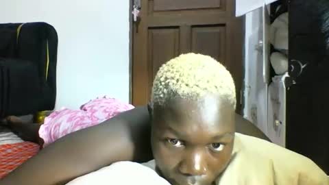 blackmarvel02 online show from December 5, 2025, 7:39 am