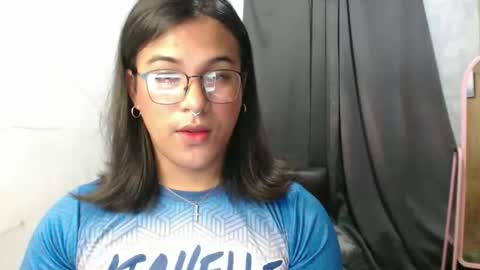 Ellez online show from September 26, 2025, 6:23 pm