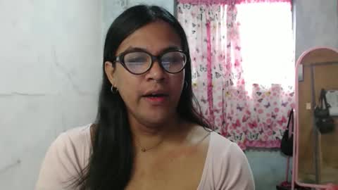 Ellez online show from February 18, 2026, 7:15 am