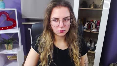 Snapshot of blackrosezoey chatting on December 27, 2024, 5:31 am Z O E Y online show from December 27, 2024, 5:31 am