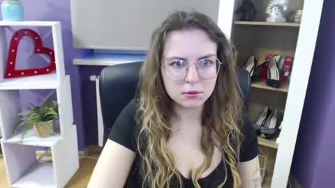Snapshot of blackrosezoey chatting on March 5, 2025, 5:40 am Z O E Y online show from March 5, 2025, 5:40 am