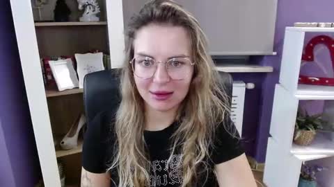 Snapshot of blackrosezoey chatting on October 6, 2025, 4:32 am Z O E Y online show from October 6, 2025, 4:32 am