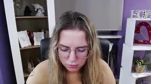 Snapshot of blackrosezoey chatting on October 9, 2025, 4:54 am Z O E Y online show from October 9, 2025, 4:54 am