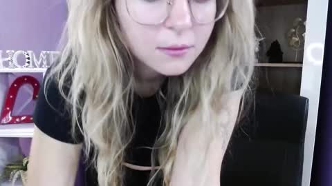 Snapshot of blackrosezoey chatting on October 23, 2025, 5:07 am Z O E Y online show from October 23, 2025, 5:07 am