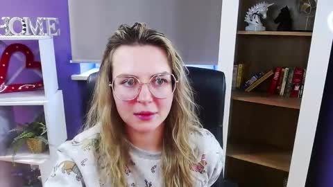 Z O E Y online show from January 5, 2026, 5:27 pm